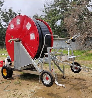農業移動灌輸器 固いホースリール灌輸スプリンクラー機 210V 最大の灌輸効率のために