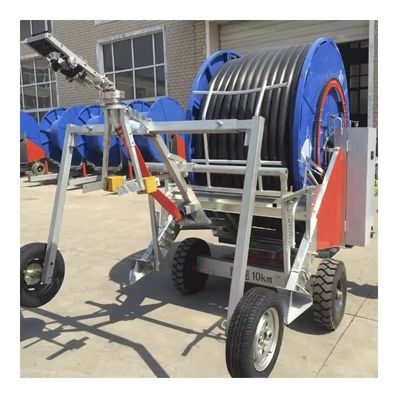 放出力と汎用性 ホースリール灌輸システム 86 KG 体重 236 cm 直径 トラス サポート 調節可能なスプレー