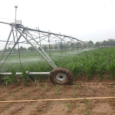 横動噴霧機 耐久性農業 4000 kg 負荷容量を持つ転移噴霧器灌輸ライン
