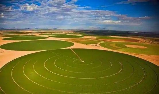 精度 230 KG 農業のための太陽光発電センターピボット