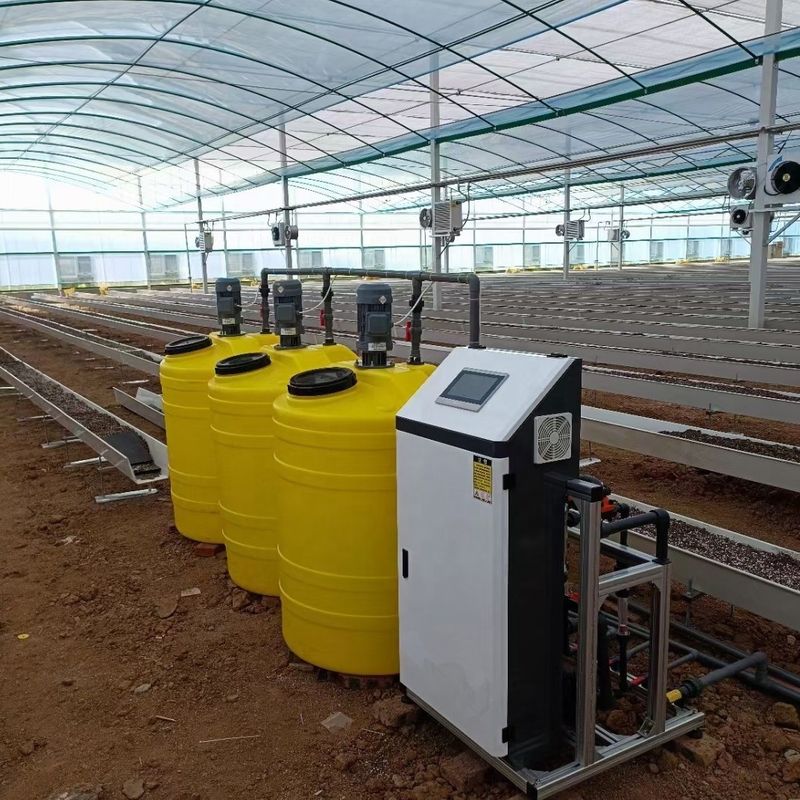 インテリジェント肥料と水統合機械 80 KG 農業果樹園の灌輸のための滴滴灌輸設備